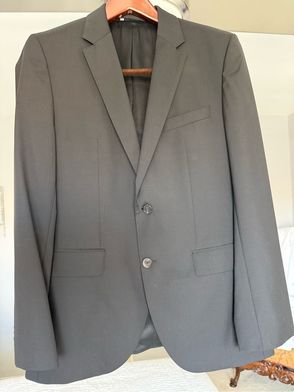 Hugo boss men’s suit